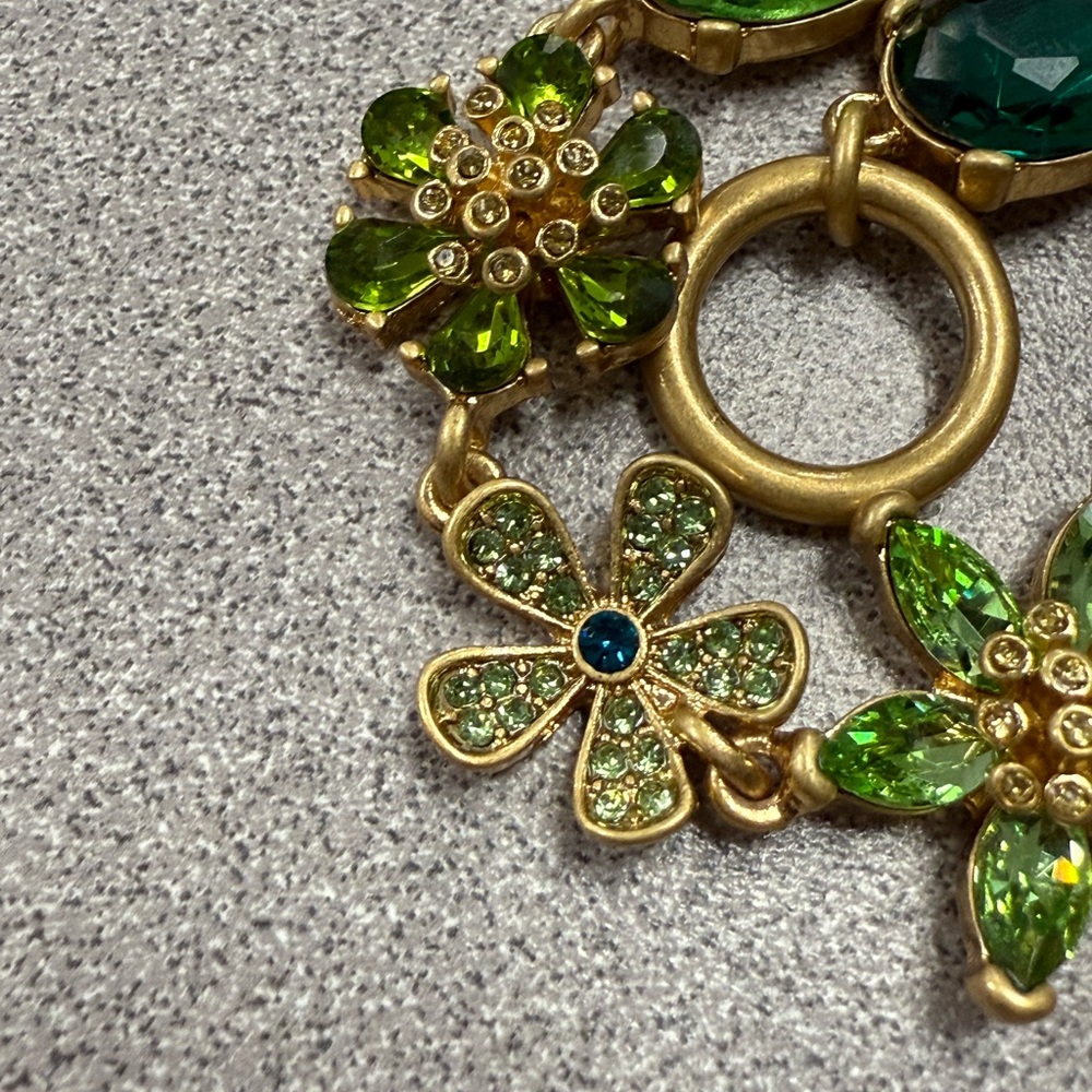 Óscar de la Renta flower in green rhinestones - Picture 9 of 10